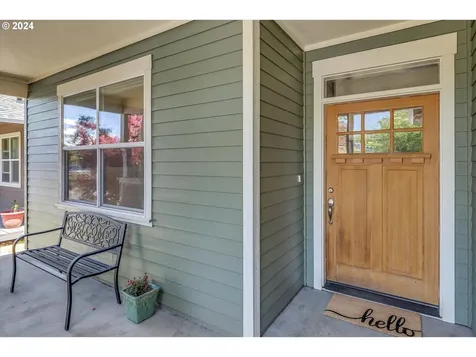 1735 22nd Street Hood River OR 97031