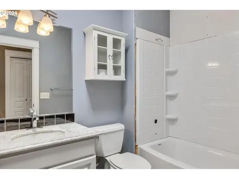 1735 22nd Street Hood River OR 97031