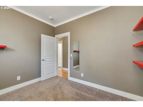 1735 22nd Street Hood River OR 97031