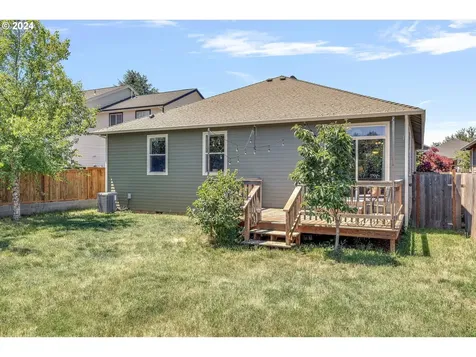 1735 22nd Street Hood River OR 97031