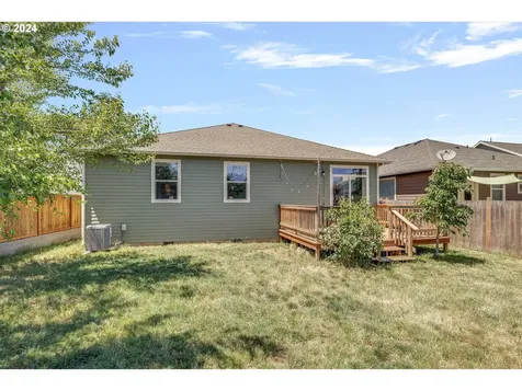1735 22nd Street Hood River OR 97031