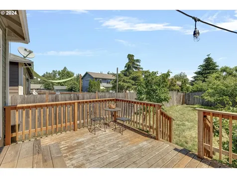 1735 22nd Street Hood River OR 97031