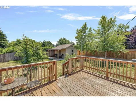 1735 22nd Street Hood River OR 97031