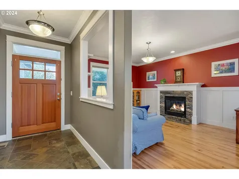 1735 22nd Street Hood River OR 97031