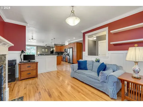 1735 22nd Street Hood River OR 97031