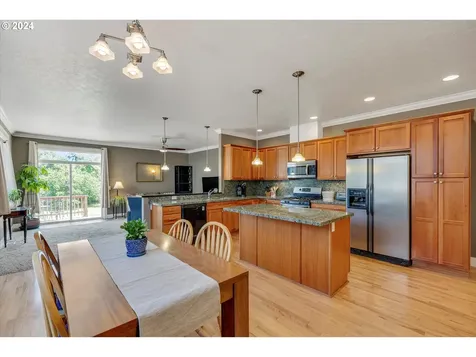 1735 22nd Street Hood River OR 97031