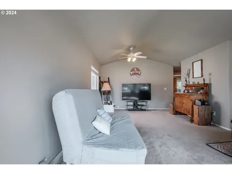 1398 Bentley Street E Monmouth OR 97361