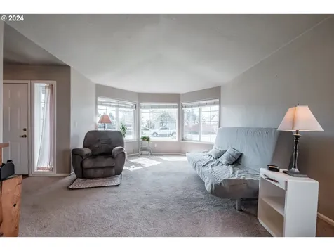1398 Bentley Street E Monmouth OR 97361