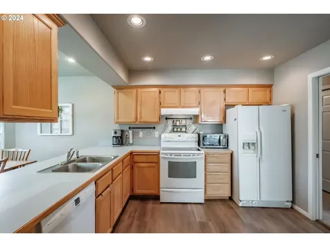 1398 Bentley Street E Monmouth OR 97361