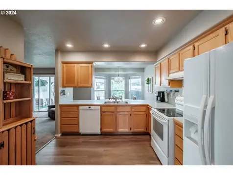1398 Bentley Street E Monmouth OR 97361