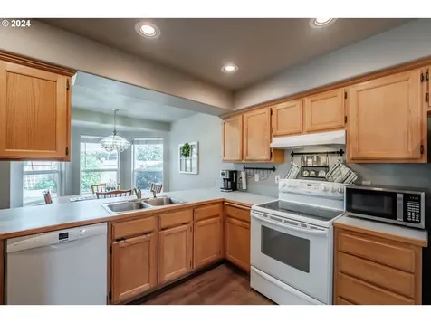 1398 Bentley Street E Monmouth OR 97361