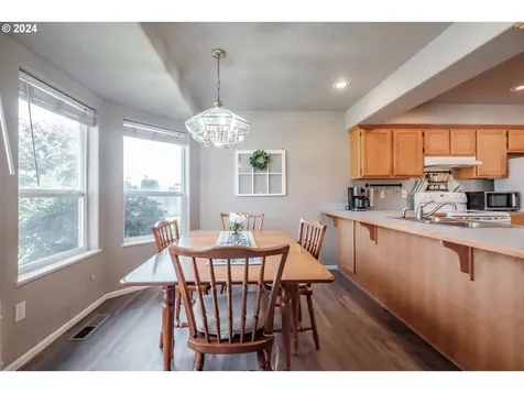 1398 Bentley Street E Monmouth OR 97361