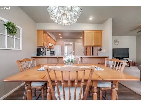 1398 Bentley Street E Monmouth OR 97361