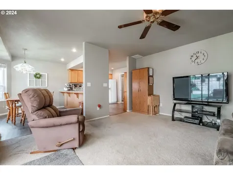 1398 Bentley Street E Monmouth OR 97361