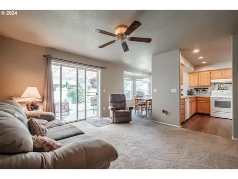 1398 Bentley Street E Monmouth OR 97361