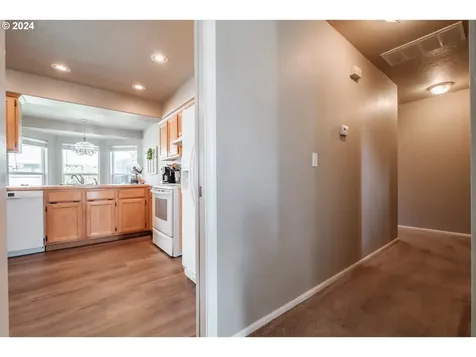 1398 Bentley Street E Monmouth OR 97361