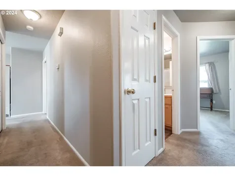 1398 Bentley Street E Monmouth OR 97361