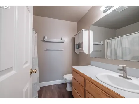 1398 Bentley Street E Monmouth OR 97361