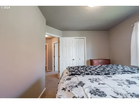 1398 Bentley Street E Monmouth OR 97361