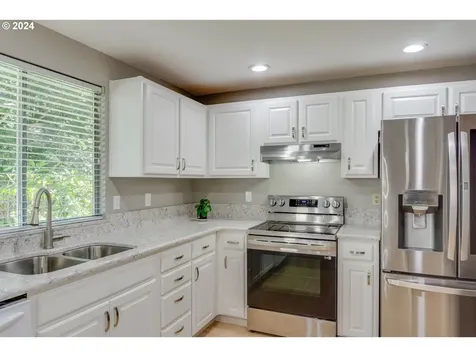 21108 NW Cannes Drive Portland OR 97229