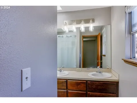 21108 NW Cannes Drive Portland OR 97229