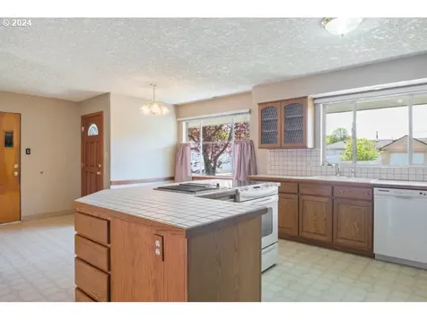 2324 Larch Street Longview WA 98632