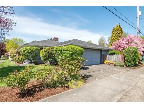 2324 Larch Street Longview WA 98632