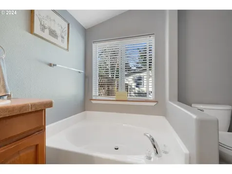 18305 Nestucca Drive Cloverdale OR 97112