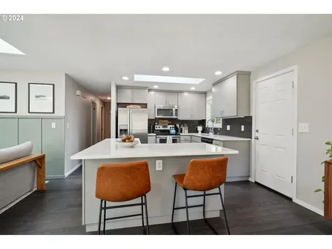 16500 Lake Forest Boulevard Lake Oswego OR 97035