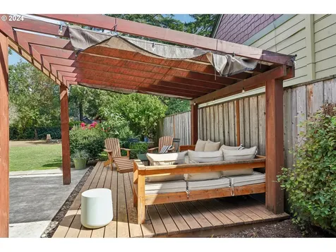 16500 Lake Forest Boulevard Lake Oswego OR 97035