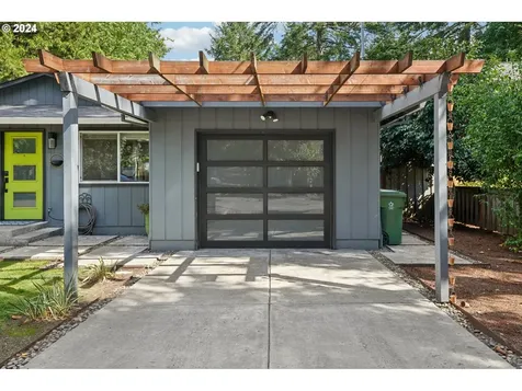 16500 Lake Forest Boulevard Lake Oswego OR 97035