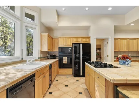 61841 E Salmon Street Brightwood OR 97011