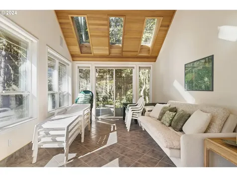 61841 E Salmon Street Brightwood OR 97011