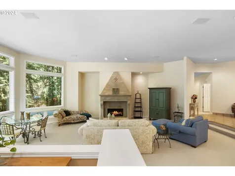 61841 E Salmon Street Brightwood OR 97011