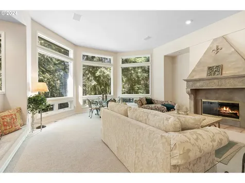 61841 E Salmon Street Brightwood OR 97011