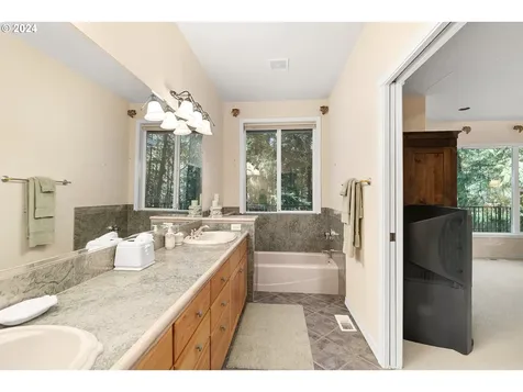 61841 E Salmon Street Brightwood OR 97011