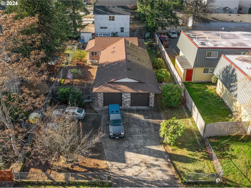 625 627 SE 160th Avenue Portland OR 97233