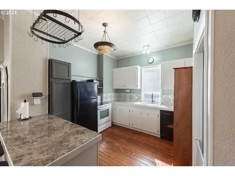 811 Florida Street North Bend OR 97459