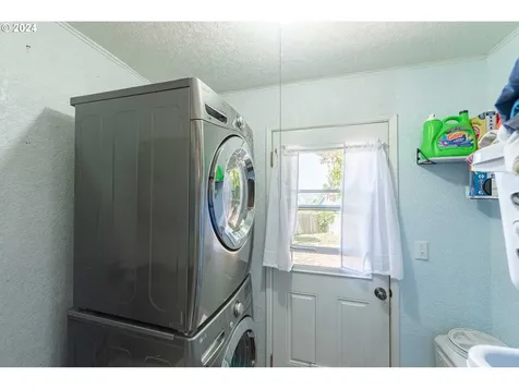 811 Florida Street North Bend OR 97459