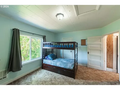 811 Florida Street North Bend OR 97459