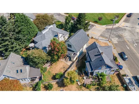 811 Florida Street North Bend OR 97459