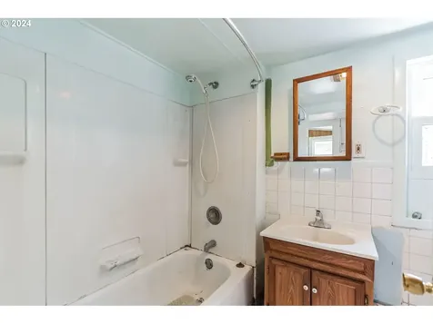 604 Holmes Lane Oregon City OR 97045