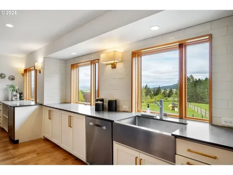 20100 Ne Kings Grade Newberg OR 97132