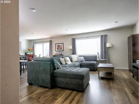 4820 Navigation Avenue NE Salem OR 97305