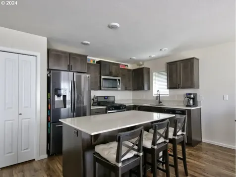 4820 Navigation Avenue NE Salem OR 97305