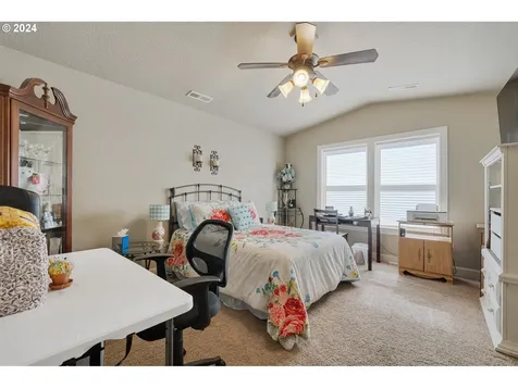 350 NE Harbor View Place Depoe Bay OR 97341