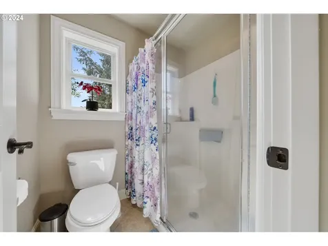 350 NE Harbor View Place Depoe Bay OR 97341