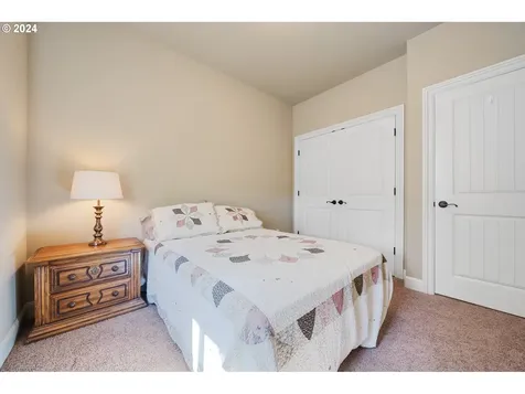 350 NE Harbor View Place Depoe Bay OR 97341