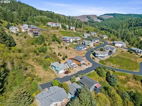 350 NE Harbor View Place Depoe Bay OR 97341