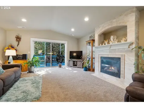350 NE Harbor View Place Depoe Bay OR 97341